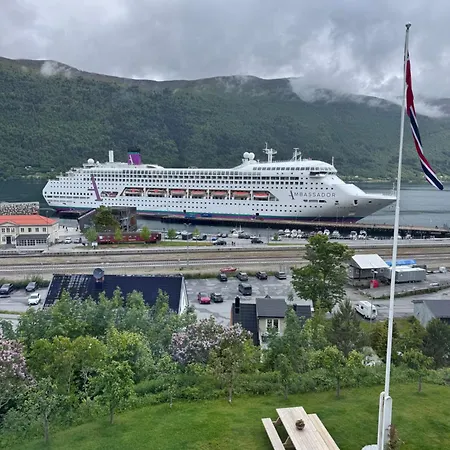 Utsikten Romsdalen ゲストハウス