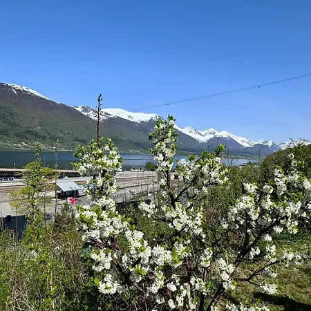 Casa de hóspedes Utsikten Romsdalen *